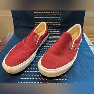 Men’s Suede Slip-on Vans